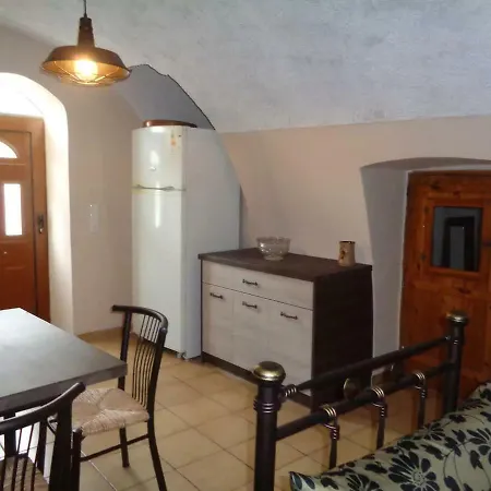 Kanavaros Traditional Stone House Апартаменты